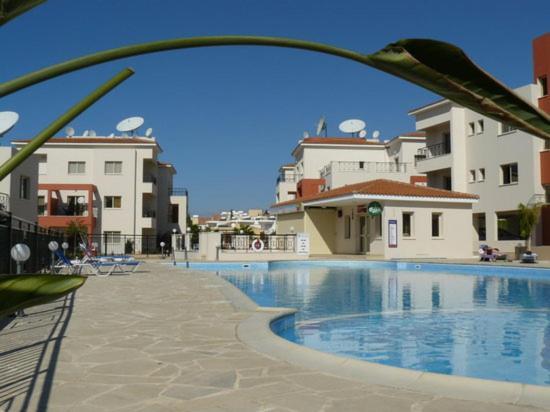 Ifestos Kings Resort Appartment Paphos Bagian luar foto