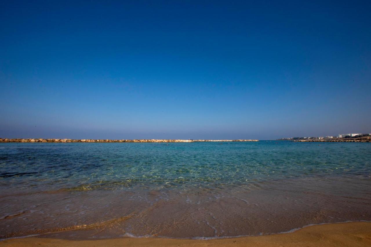 Ifestos Kings Resort Appartment Paphos Bagian luar foto