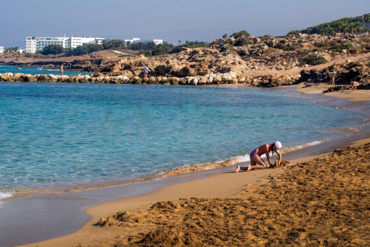 Ifestos Kings Resort Appartment Paphos Bagian luar foto